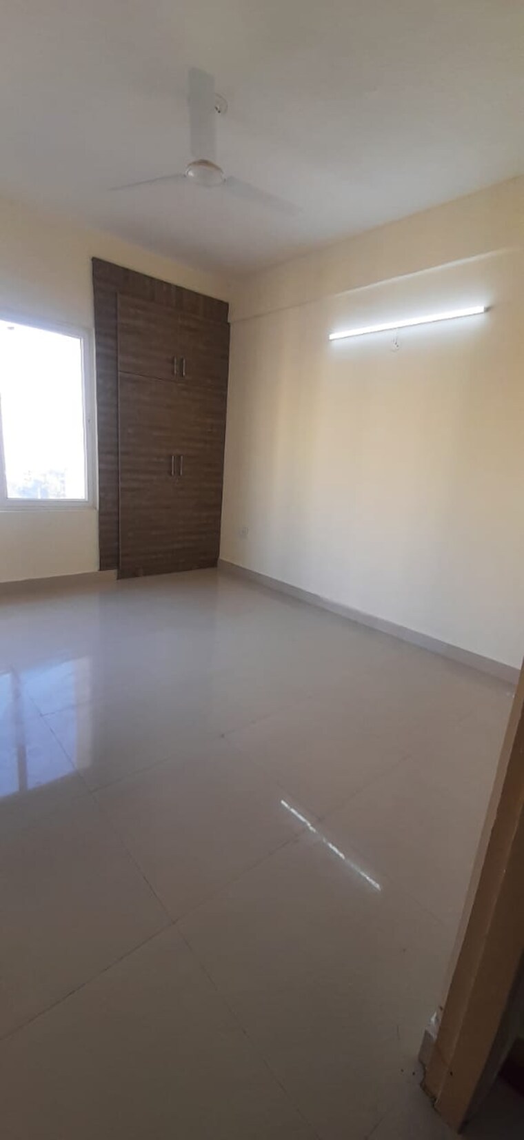 Room, gls-avenue-51 1 Bedroom 450 Sq.Ft. Apartment In Sector 92 Gurgaon 9382349