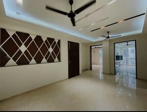 Building Lobby in 3 BHK Builder Floor at Raj One Good Earth, Sector 71 – for Rent