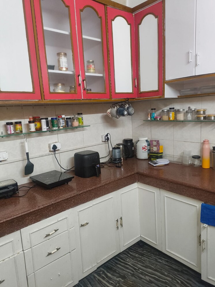 Kitchen, greater kailash i 3 Bedroom 2000 Sq.Ft. Builder Floor In Greater Kailash I Delhi 9382410