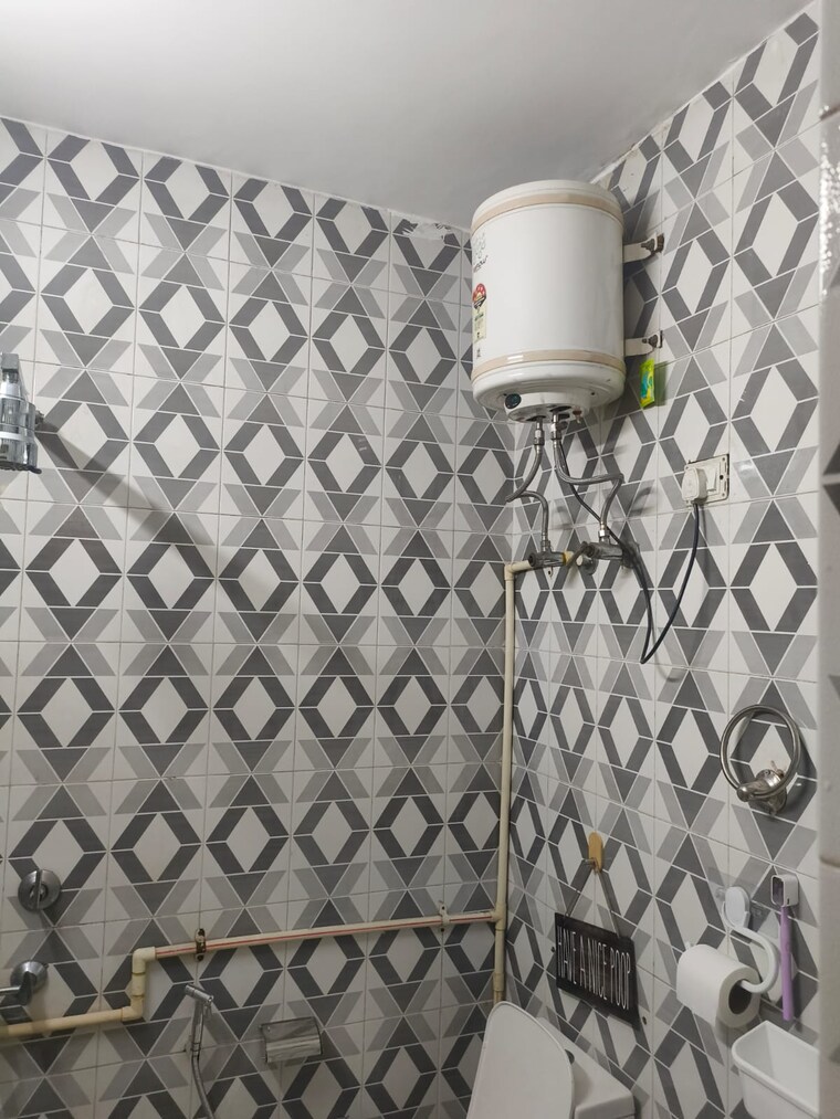 Bathroom, greater kailash i 3 Bedroom 2000 Sq.Ft. Builder Floor In Greater Kailash I Delhi 9382410