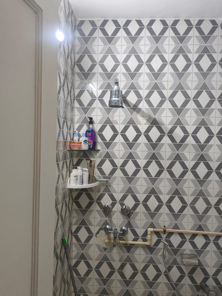 Bathroom, greater kailash i 3 Bedroom 2000 Sq.Ft. Builder Floor In Greater Kailash I Delhi 9382410