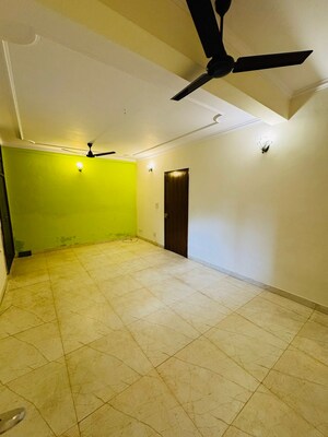 Room in 2 BHK Builder Floor at Saket – for Rent