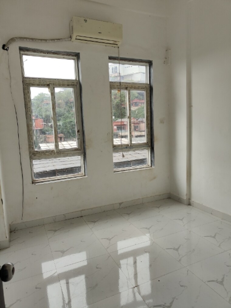 Room, royal-palms 3 Bedroom 600 Sq.Ft. Apartment In Goregaon East Mumbai 9382472