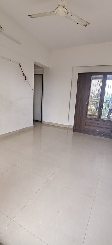 Room in 1 BHK Apartment at Bali Residency, Malad West – for Rent