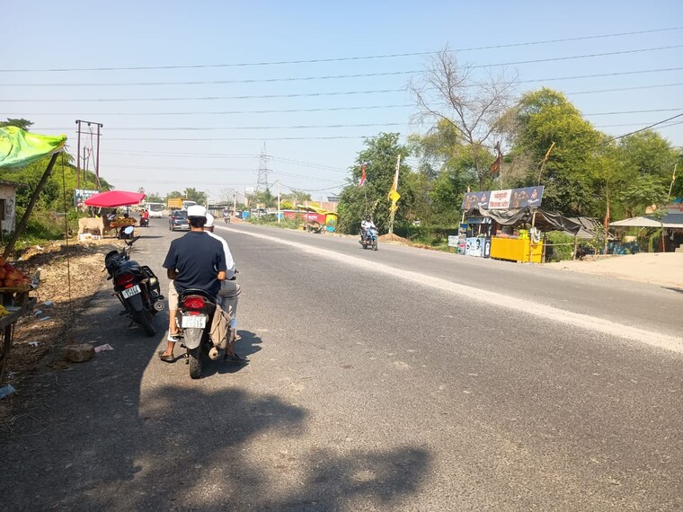  Parking, kursi road Commercial Land 40000 Sq.Ft. In Kursi Road Lucknow 9382484