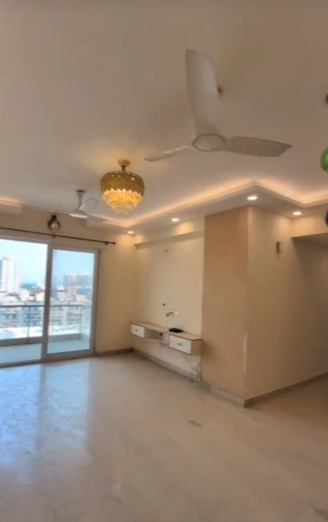 3 BHK + Servant Room Apartment For Rent in Paras Irene