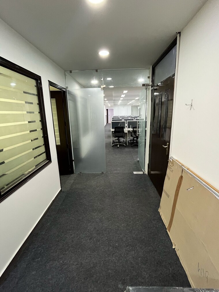 undefined, sector 10 Commercial Office Space in IT/SEZ 800 Sq.Ft. In Sector 10 Noida 9382524
