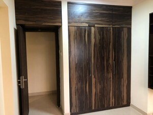 Room in 3 BHK Apartment at Raheja Sherwood, Goregaon East – for Rent