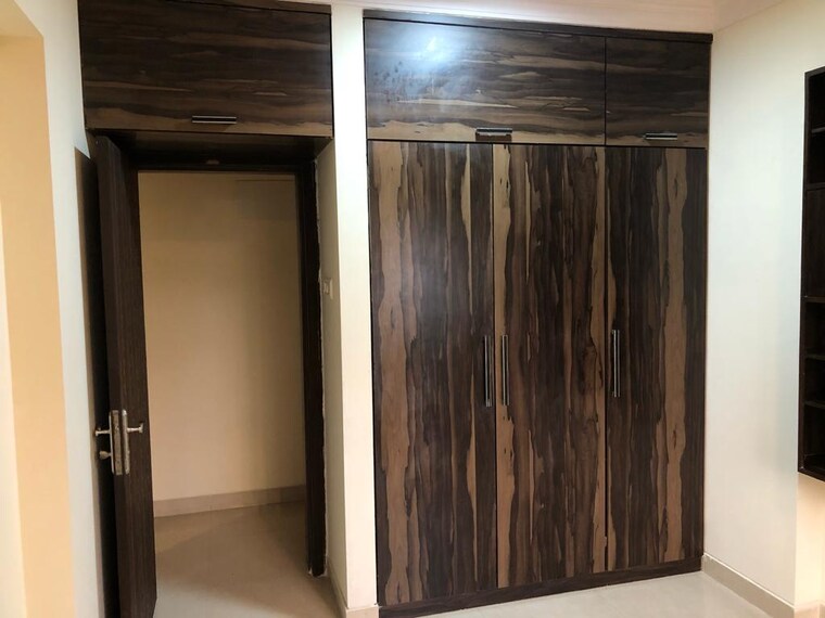 Room, raheja-sherwood 3 Bedroom 1400 Sq.Ft. Apartment In Goregaon East Mumbai 9382533