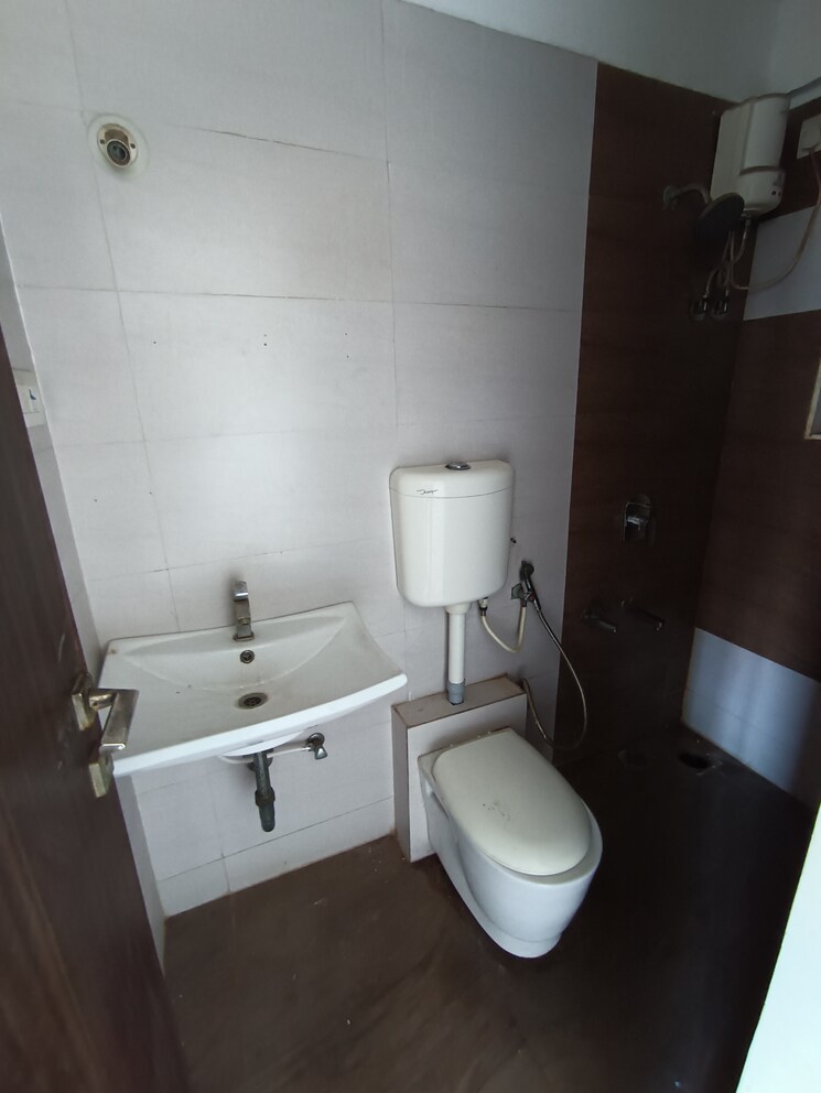 Attached Bathroom, gurukrupa-guru-atman 1 Bedroom 695 Sq.Ft. Apartment In Kalyan West Thane 9382592
