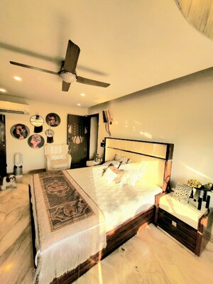 Master Bedroom in 3 BHK Builder Floor at Greater Kailash ii – for Rent