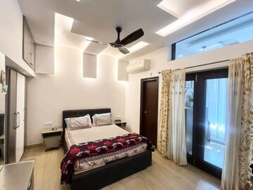 Master Bedroom in 3 BHK Builder Floor at Greater Kailash ii – for Rent