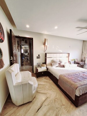 Master Bedroom in 3 BHK Builder Floor at Greater Kailash ii – for Rent