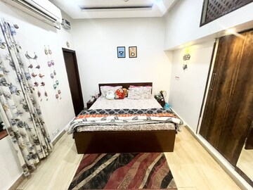Master Bedroom in 3 BHK Builder Floor at Greater Kailash ii – for Rent