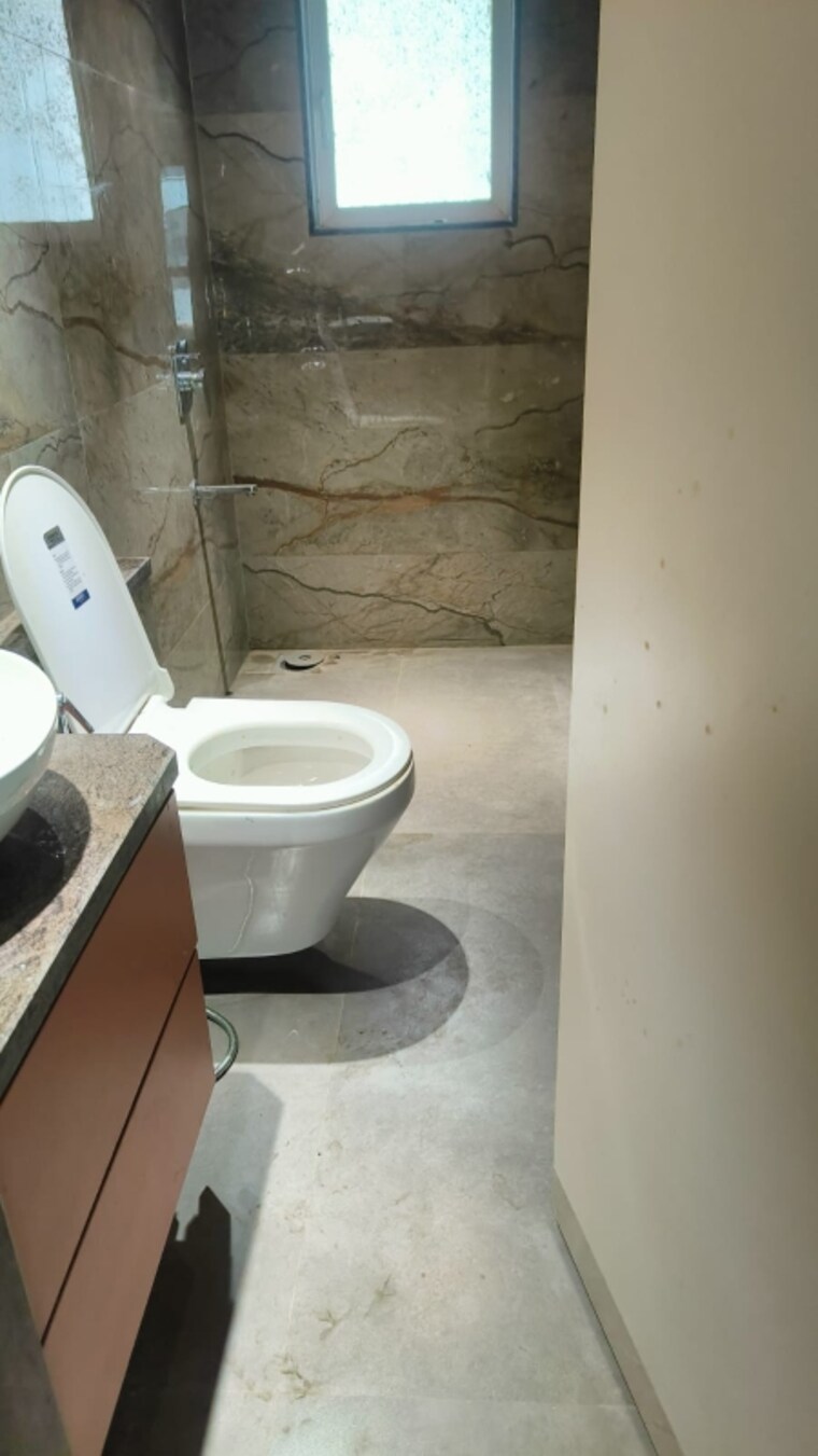 Bathroom, vakola 2 Bedroom 787 Sq.Ft. Apartment In Vakola Mumbai 9382609