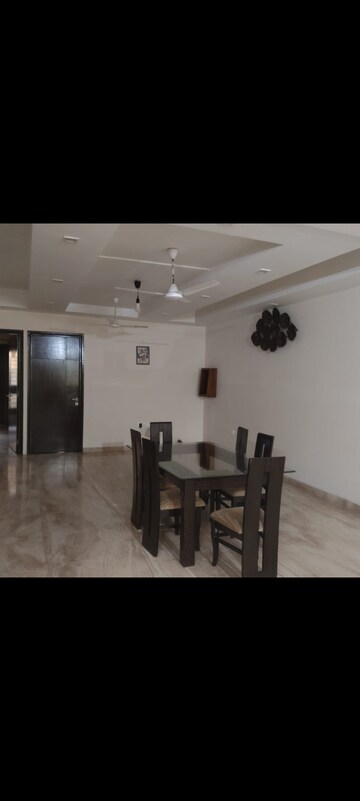 Team Area in 2 BHK Independent House at RWA Apartments Sector 51, Sector 51 – for Rent