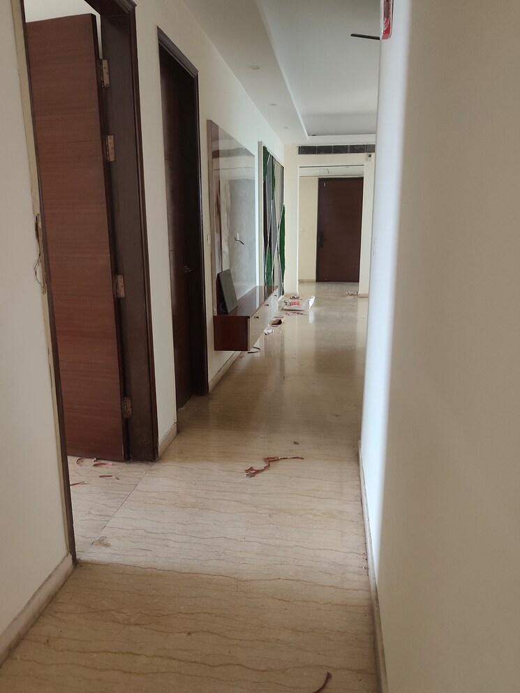 Living Room, mahagun-mezzaria 4 Bedroom 2800 Sq.Ft. Apartment In Sector 78 Noida 9382608