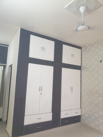 Room in 2 BHK Independent House at Sector 16 – for Rent