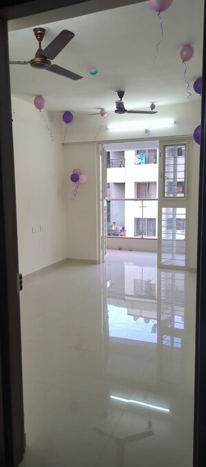 Room in 3 BHK Apartment at Sonigara Presidency, Ravet – for Rent