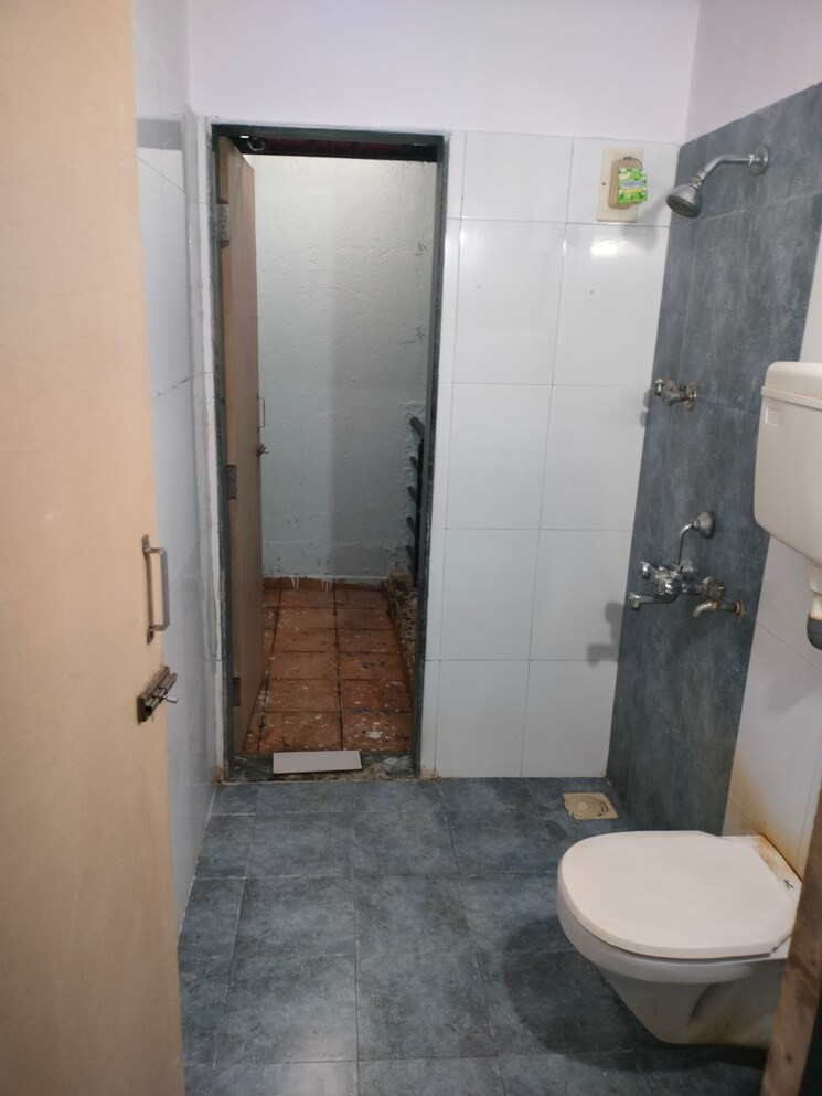Bathroom, bajaj-prakriti-angan 2 Bedroom 926 Sq.Ft. Apartment In Kalyan West Thane 9382674
