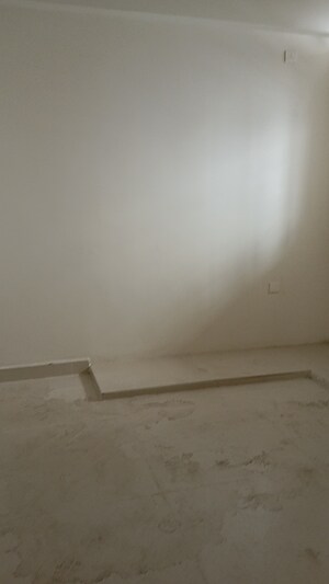 Room in 2 BHK Apartment at Narsingi – for Sale