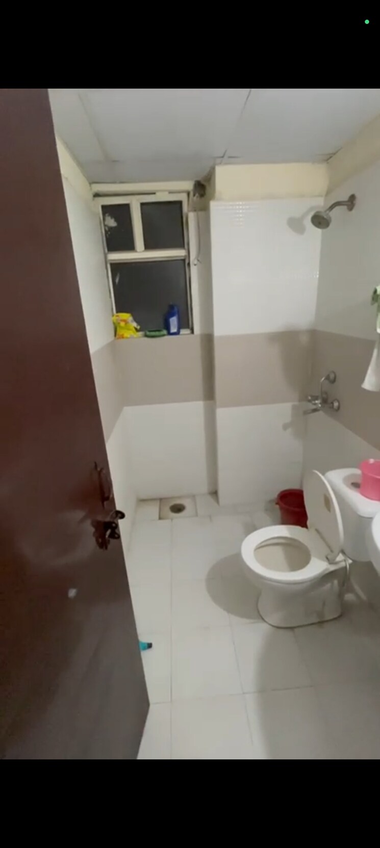 Bathroom, proview-officer-city 2 Bedroom 1041 Sq.Ft. Apartment In Raj Nagar Extension Ghaziabad 9382742