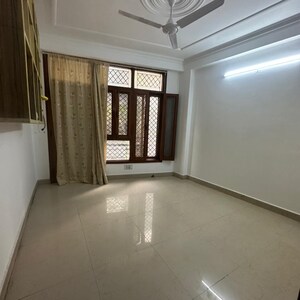 Room in 3 BHK Builder Floor at Katwaria Sarai – for Rent