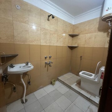 Bathroom in 3 BHK Builder Floor at Katwaria Sarai – for Rent