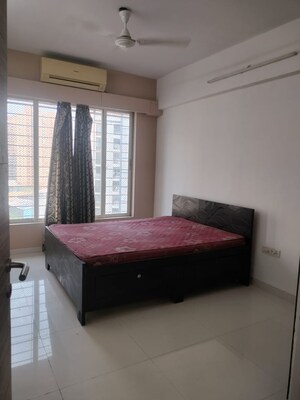 2 BHK Apartment For Rent in Group Seven Rushi Heights, Goregaon East