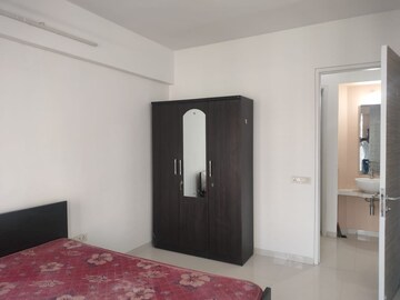 Room in 2 BHK Apartment at Group Seven Rushi Heights, Goregaon East – for Rent