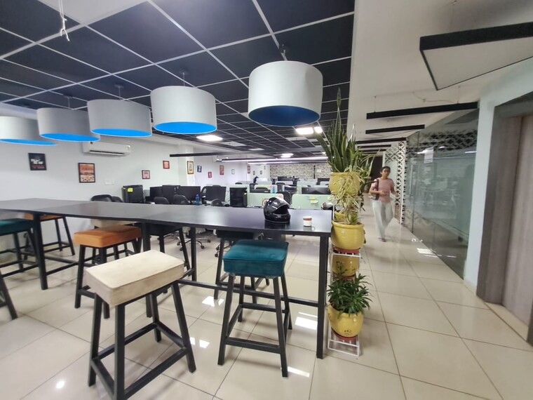 Team Area, sector 63 Commercial Office Space 3500 Sq.Ft. In Sector 63 Noida 9382749