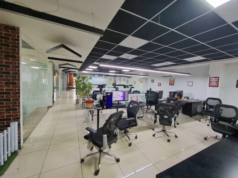 Team Area, sector 63 Commercial Office Space 3500 Sq.Ft. In Sector 63 Noida 9382749