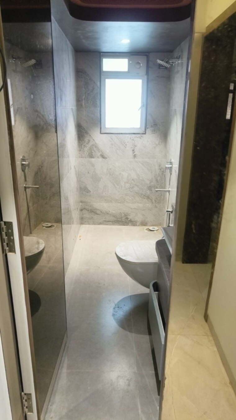 Bathroom, vakola 2 Bedroom 787 Sq.Ft. Apartment In Vakola Mumbai 9382766