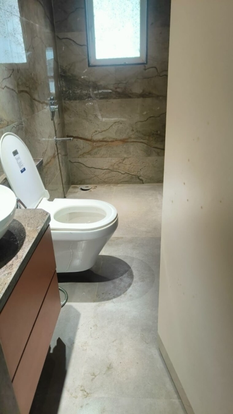 Bathroom, vakola 2 Bedroom 787 Sq.Ft. Apartment In Vakola Mumbai 9382766