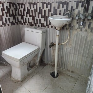 Bathroom in 1 RK Builder Floor at Katwaria Sarai – for Rent