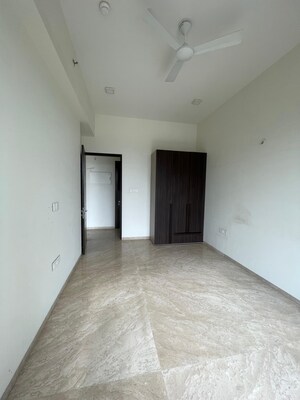 Room in 3 BHK Apartment at Raheja Imperia, Worli – for Sale