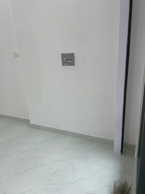 Room in  Shop at Gurukrupa Gyanam, Powai – for Rent