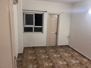 Room in 3 BHK Apartment at BPTP The Resort, Sector 75 – for Rent