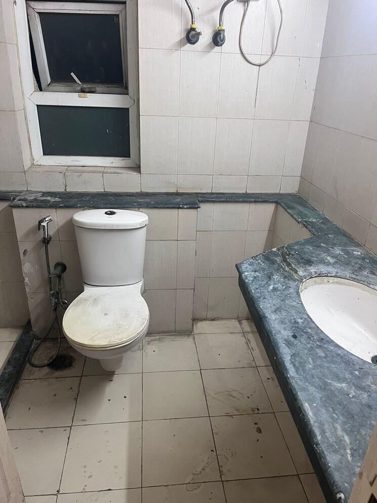 Bathroom, bptp-the-resort 3 Bedroom 1903 Sq.Ft. Apartment In Sector 75 Faridabad 9382781