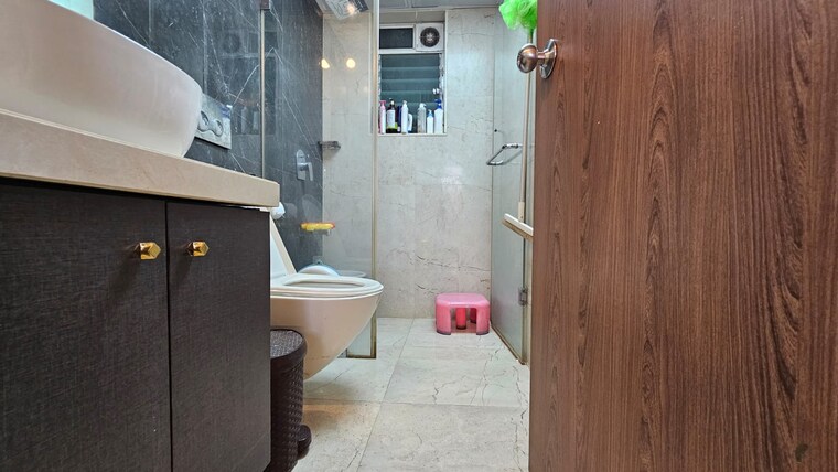 Bathroom, dosti-west-county 2 Bedroom 639 Sq.Ft. Apartment In Balkum Pada Thane 9382811