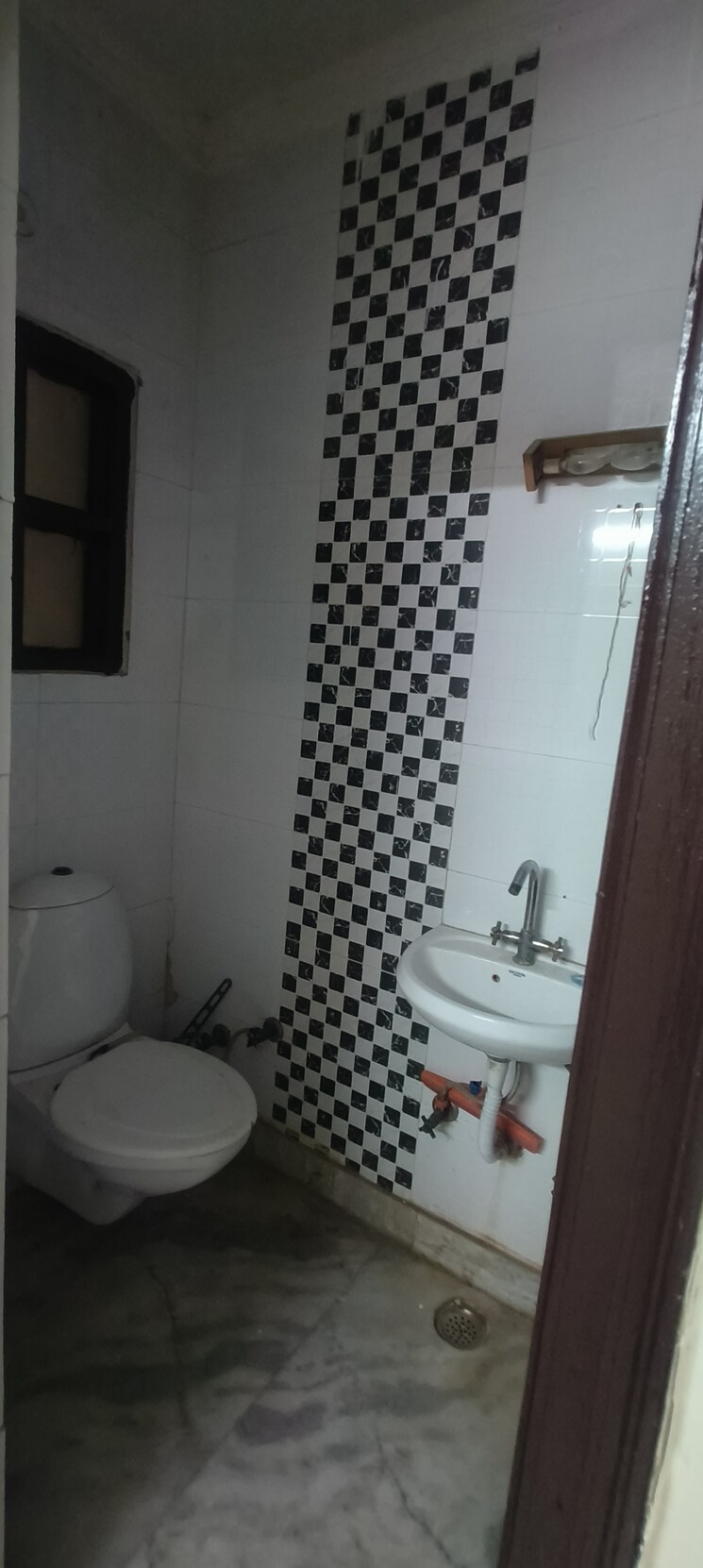 Bathroom, rohini sector 25 1 Bedroom 400 Sq.Ft. Builder Floor In Rohini Sector 25 Delhi 9382836