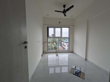 Room in 2 BHK Apartment at Ghatkopar East – for Rent