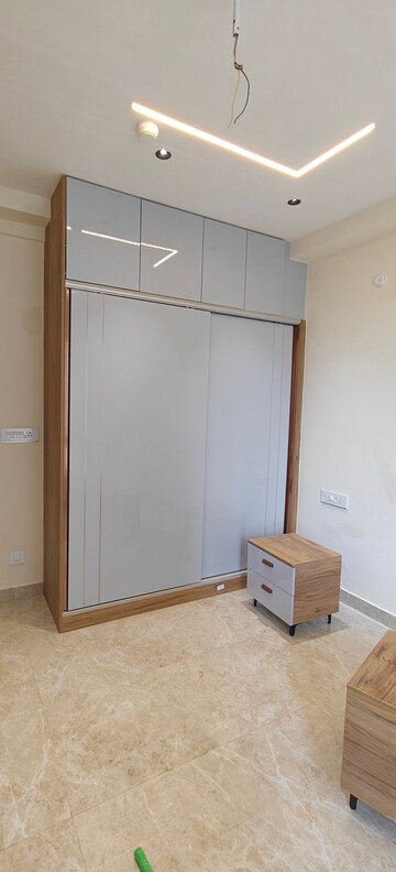 Room in 3 BHK Apartment at Aurobindo Kohinoor, Serilingampally – for Rent