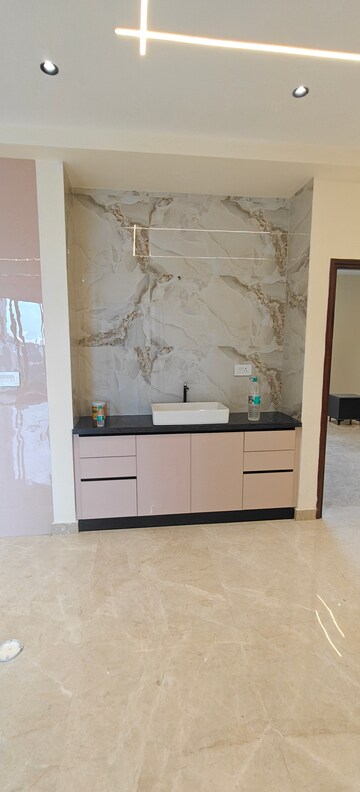 Bathroom in 3 BHK Apartment at Aurobindo Kohinoor, Serilingampally – for Rent