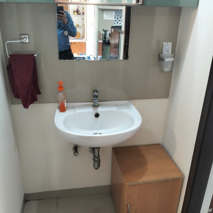 Bathroom, solitaire-co-op-housing-society-ltd 2 Bedroom 825 Sq.Ft. Apartment In Dhanori Pune 9382862
