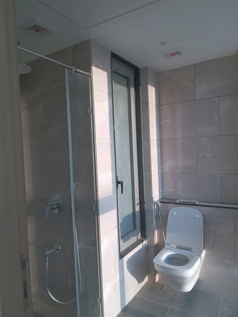 Bathroom, rustomjee-crown 4 Bedroom 2510 Sq.Ft. Apartment In Prabhadevi Mumbai 9382835