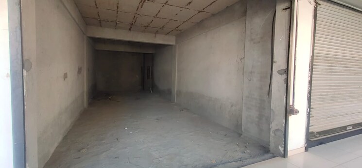 Room, sushma-capital Commercial Showroom 450 Sq.Ft. In Kishanpura Zirakpur 9382833