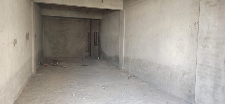 Room, sushma-capital Commercial Showroom 450 Sq.Ft. In Kishanpura Zirakpur 9382833