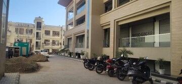 Parking in  Showroom at Sushma Capital, Kishanpura – for Sale