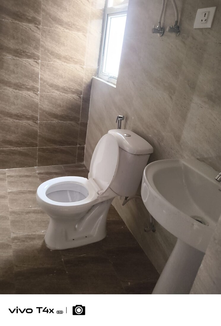 Bathroom, amrapali-terrace-homes 3 Bedroom 1400 Sq.Ft. Apartment In Tech Zone 4 Greater Noida Greater Noida 9382877